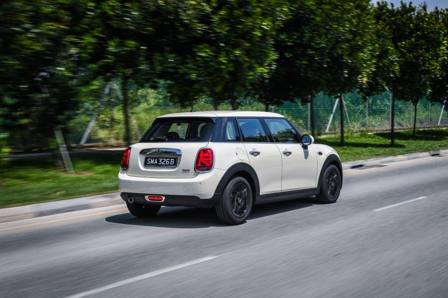  Mini One 5-Door (F56) 2018 года  (SG) (фото 6 из 12)